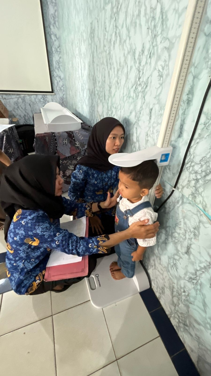 Kegiatan verifikasi dan validasi data balita stunting, gizi kurang, gizi buruk dari Dinas Kesehatan 